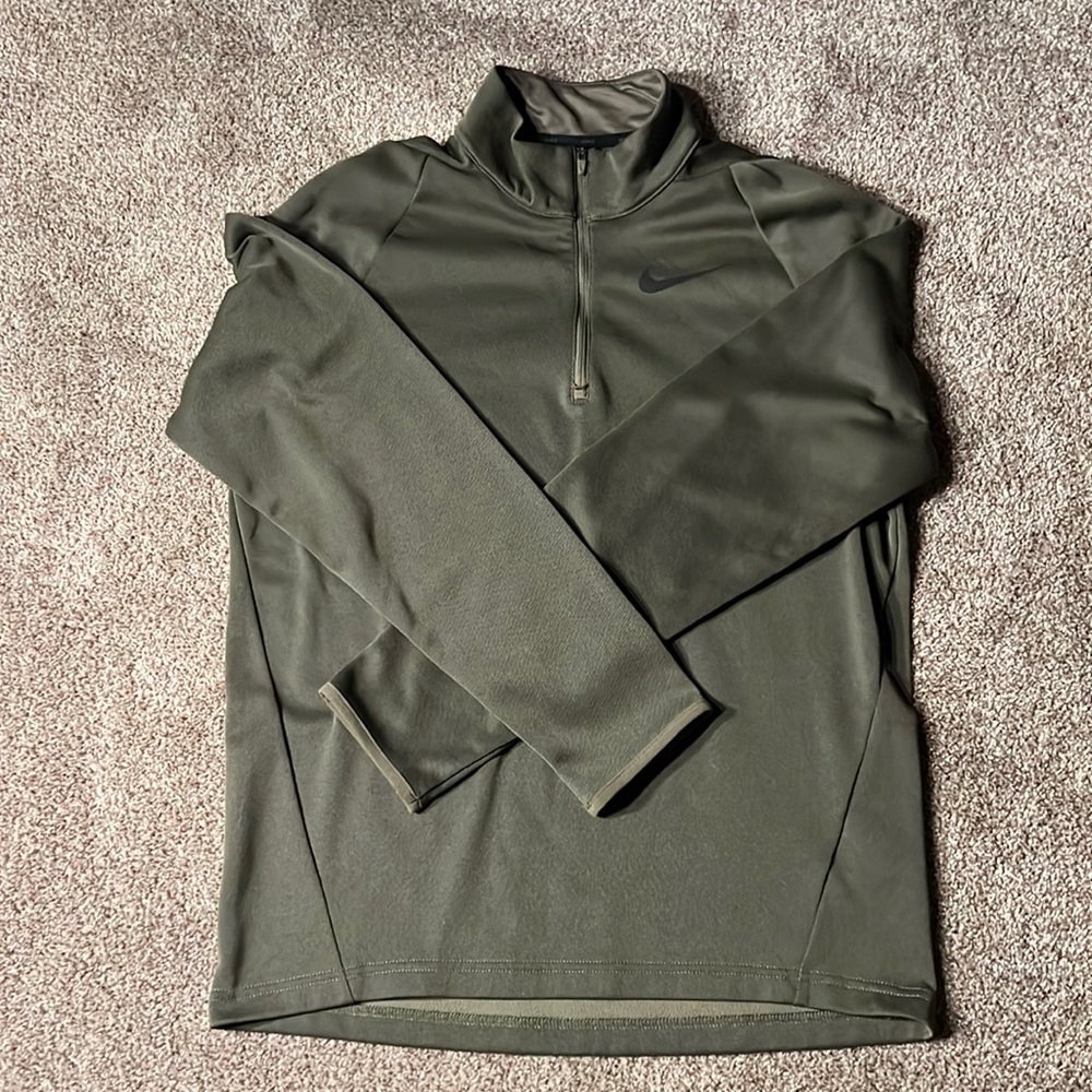 Nikes men’s half zip